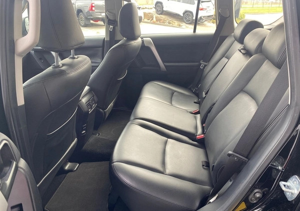 Toyota Land Cruiser cena 175000 przebieg: 114663, rok produkcji 2017 z Zgierz małe 326